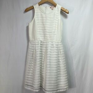 🐝 Ruby & Bloom white sleeveless lattice work white dress